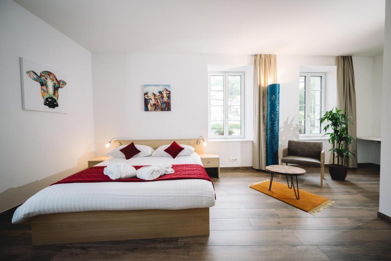Hotel-Restaurant La Croix D'Or Ballaigues エクステリア 写真