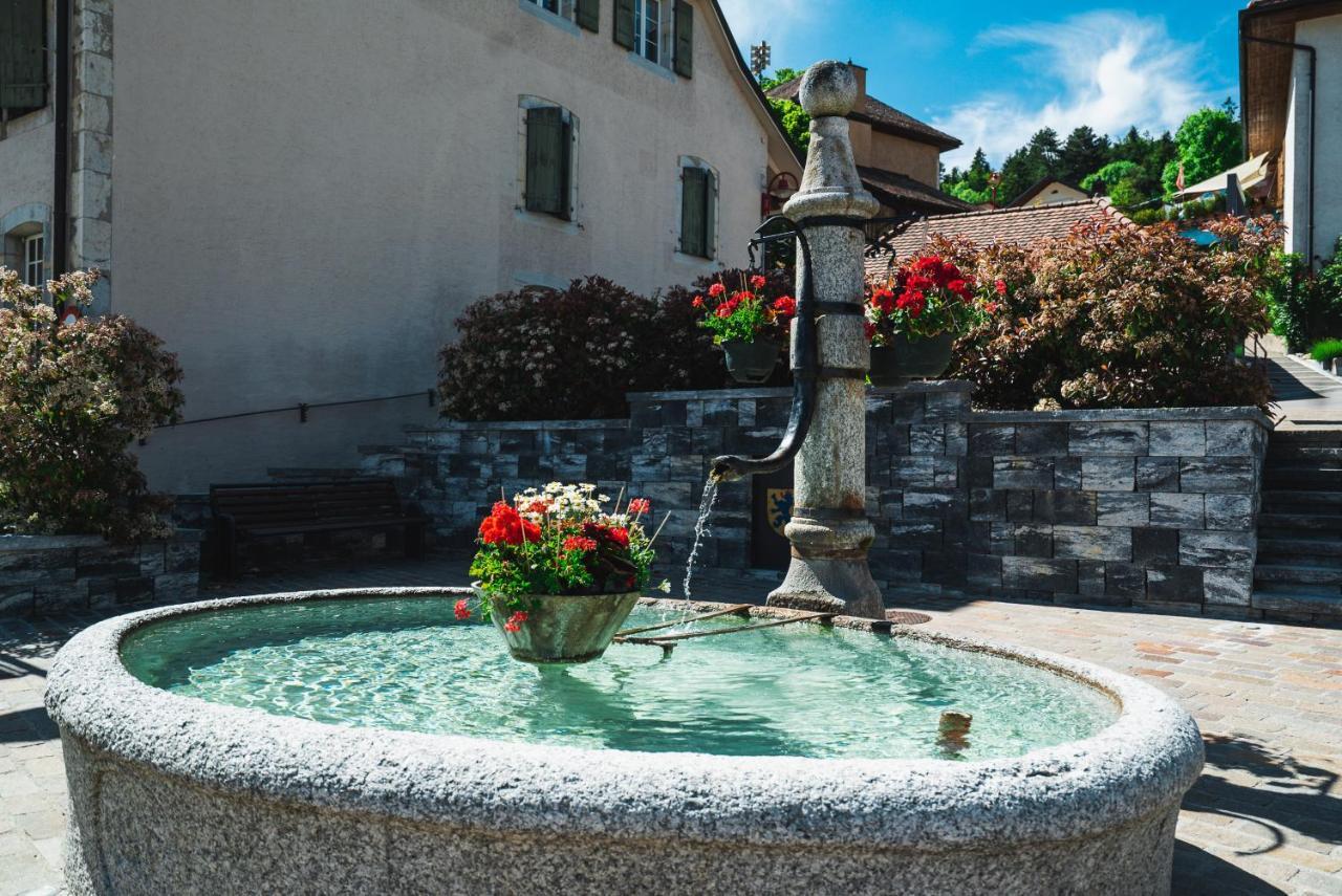 Hotel-Restaurant La Croix D'Or Ballaigues エクステリア 写真